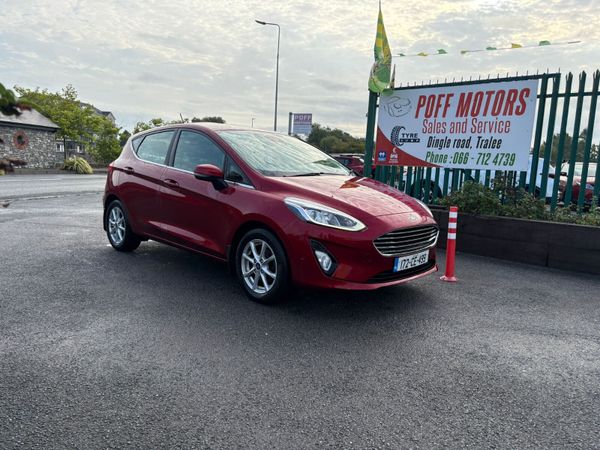 Ford Fiesta Hatchback, Petrol, 2017, Red