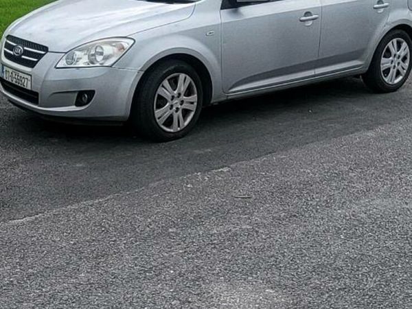 Kia Ceed Hatchback, Petrol, 2007, Silver