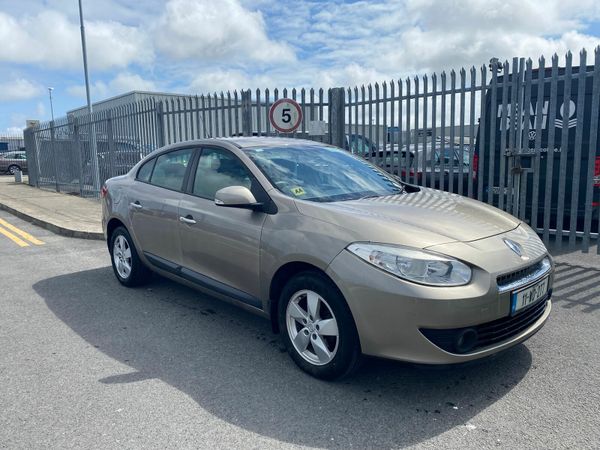 Renault Fluence Saloon, Diesel, 2011, Gold