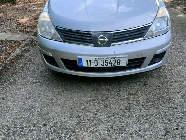 Nissan Tiida Hatchback, Diesel, 2011, Silver