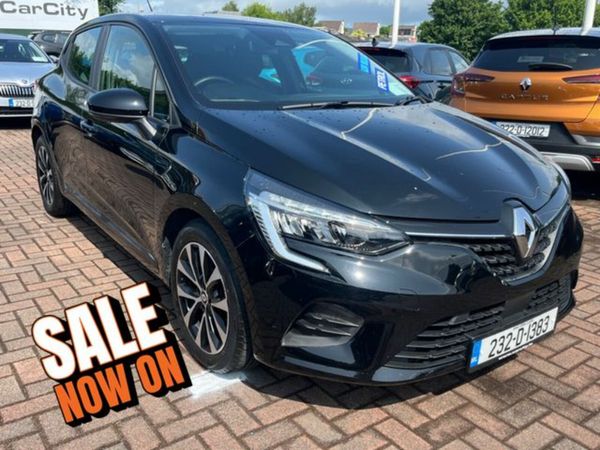 Renault Clio Hatchback, Petrol, 2023, Black