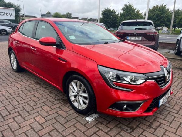 Renault Megane Hatchback, Diesel, 2021, Red