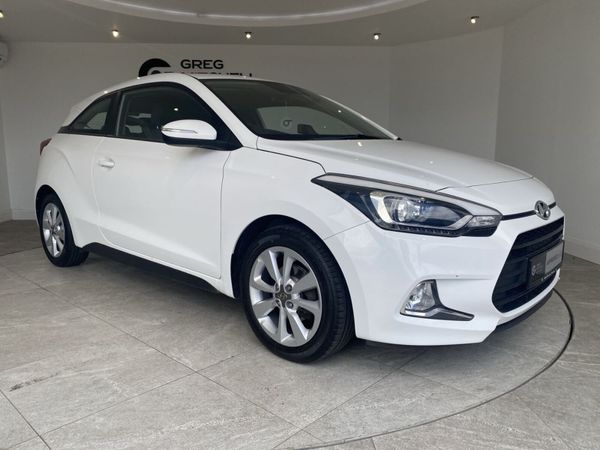 Hyundai i20 Hatchback, Petrol, 2016, White