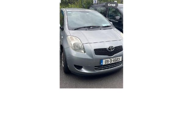 Toyota Yaris Hatchback, Petrol, 2009, Silver