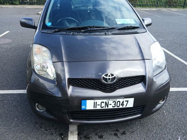 Toyota Yaris Hatchback, Diesel, 2011, Grey