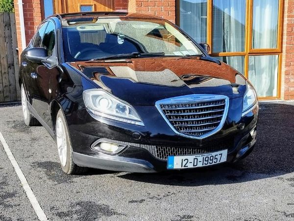Chrysler Delta MPV, Diesel, 2012, Black