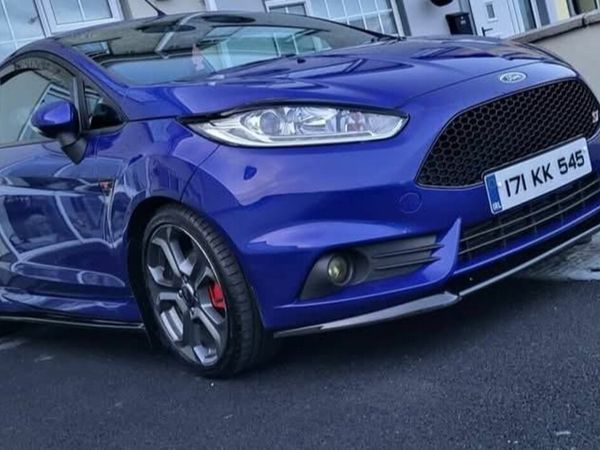 Ford Fiesta Hatchback, Petrol, 2017, Blue