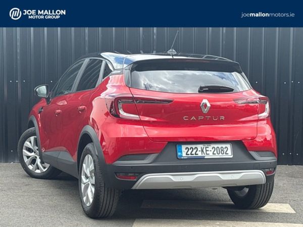 Renault Captur Hatchback, Petrol, 2022, Red