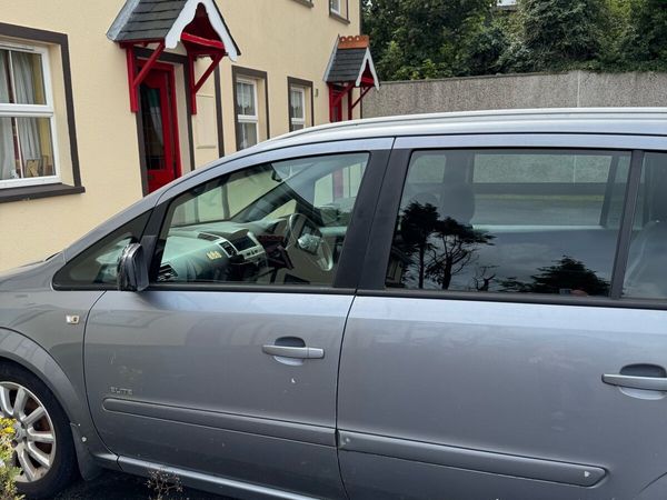 Opel Zafira MPV, Petrol, 2008, Silver
