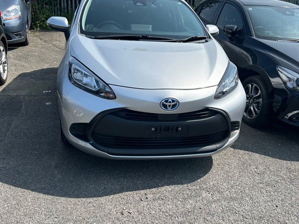 Toyota Aqua Hatchback, Petrol Hybrid, 2022, Silver