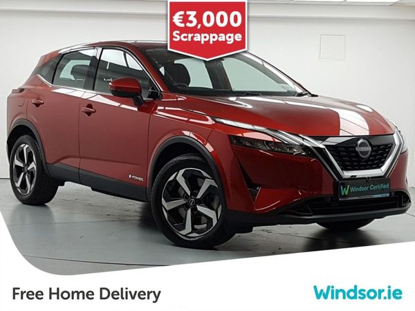 Nissan Qashqai MPV, Petrol, 2023, Red