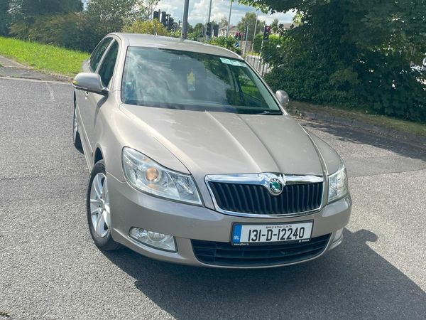 Skoda Octavia Saloon, Diesel, 2013, Beige