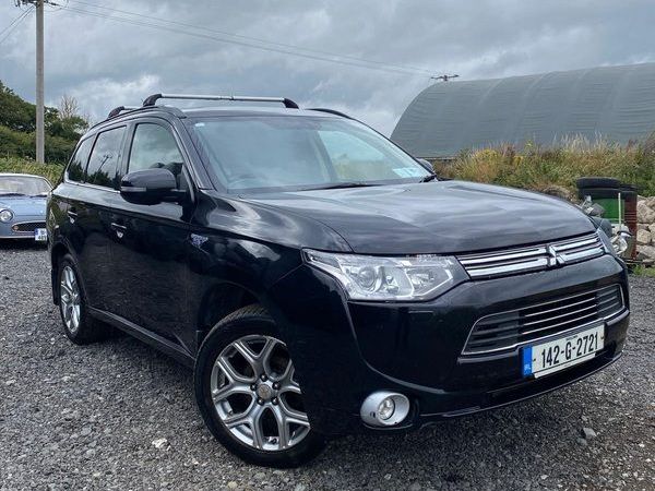 Mitsubishi Outlander SUV, Petrol Plug-in Hybrid, 2014, Black