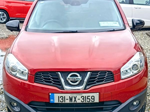 Nissan Qashqai Hatchback, Petrol, 2013, Red