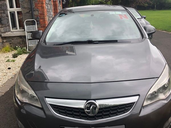 Vauxhall Astra Hatchback, Diesel, 2010, Grey