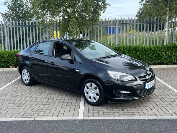 Opel Astra Saloon, Petrol, 2013, Black