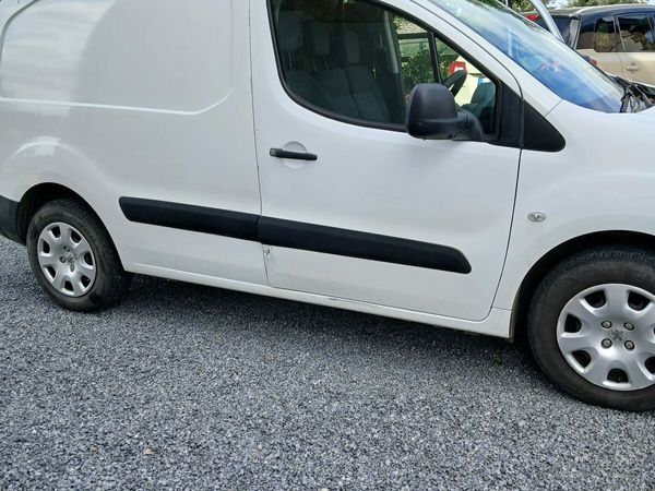 Peugeot Partner MPV, Diesel, 2014, White
