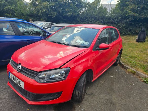 Volkswagen Polo Hatchback, Petrol, 2011, Red