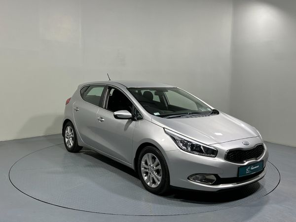 Kia Ceed Hatchback, Diesel, 2014, Silver