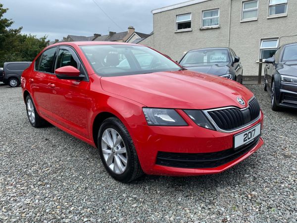 Skoda Octavia Hatchback, Diesel, 2017, Red