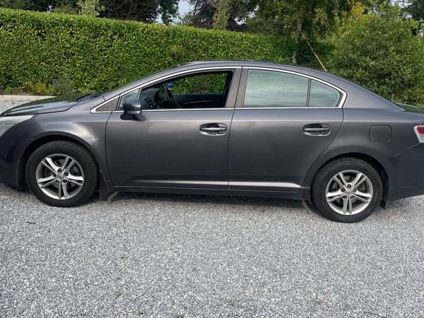 Toyota Avensis Saloon, Diesel, 2011, Grey