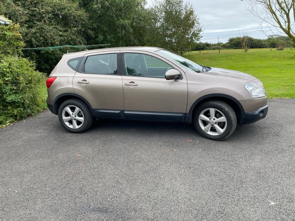 Nissan Qashqai Hatchback, Diesel, 2009, Beige