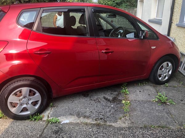 Kia Venga MPV, Petrol, 2016, Red