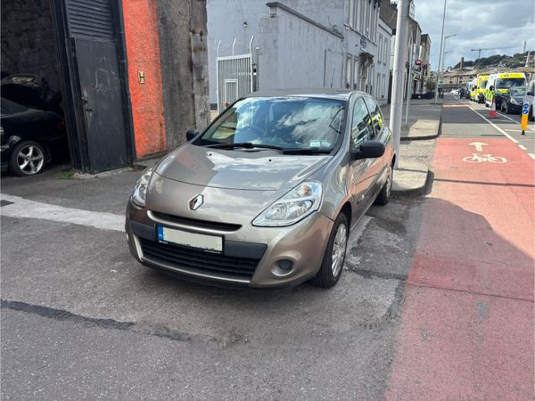 Renault Clio Hatchback, Ethanol Petrol, 2012, Gold