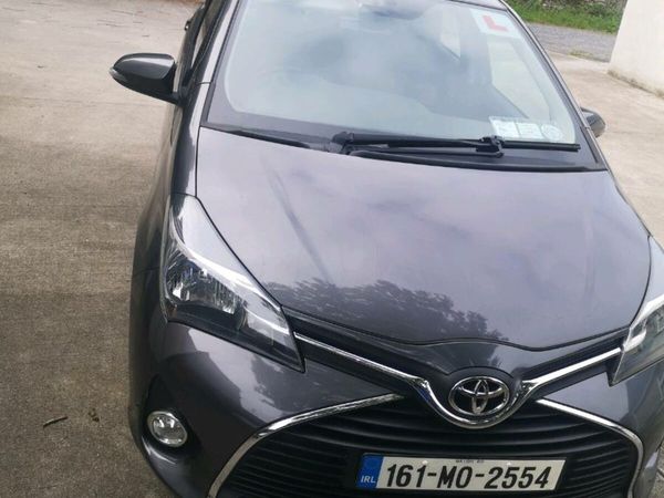 Toyota Yaris Hatchback, Petrol, 2016, Grey