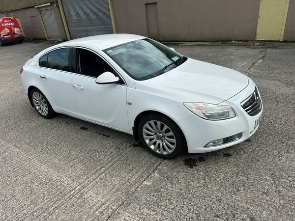 Opel Insignia Hatchback, Diesel, 2011, White