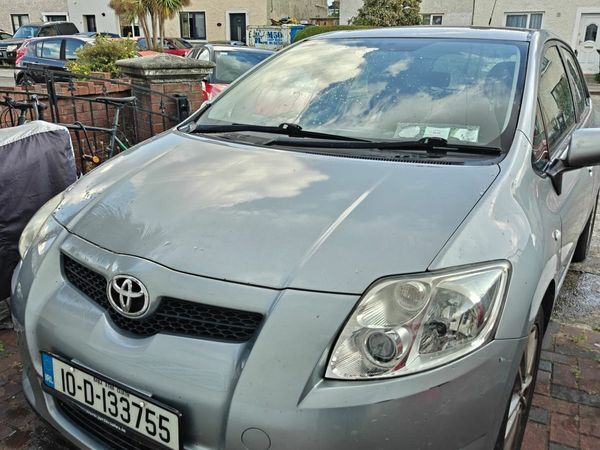 Toyota Auris Hatchback, Petrol, 2010, Silver