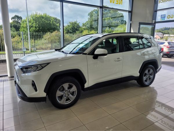Toyota RAV4 SUV, Petrol Hybrid, 2023, White