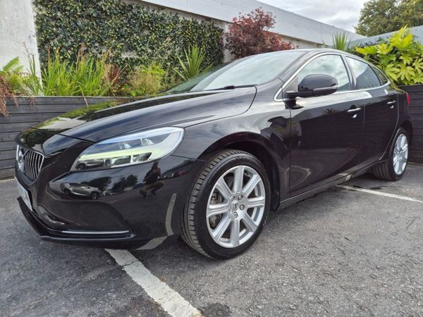 Volvo V40 Hatchback, Petrol, 2018, Black