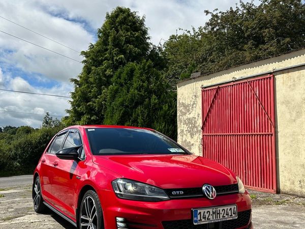 Volkswagen Golf Hatchback, Diesel, 2014, Red