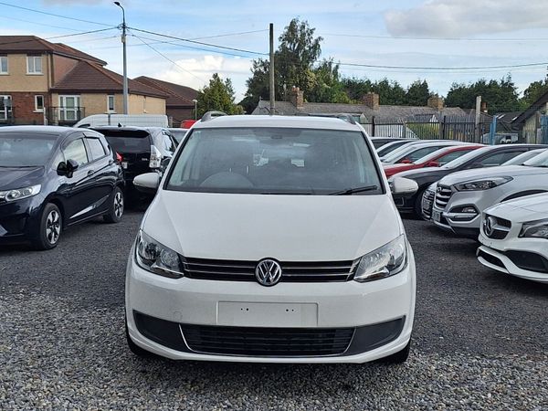 Volkswagen Touran MPV, Petrol, 2013, White