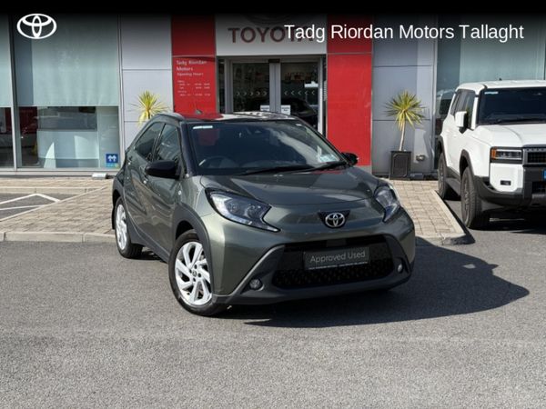 Toyota Aygo Hatchback, Petrol, 2022, Green