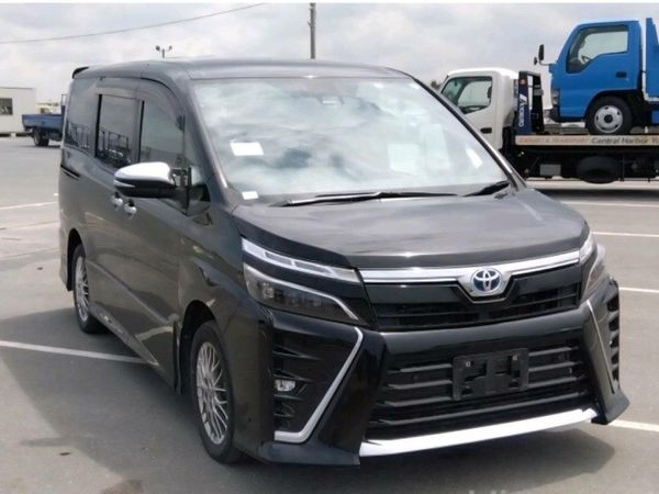 Toyota Voxy MPV, Petrol Hybrid, 2021, White