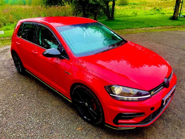 Volkswagen Golf Estate, Petrol, 2018, Red