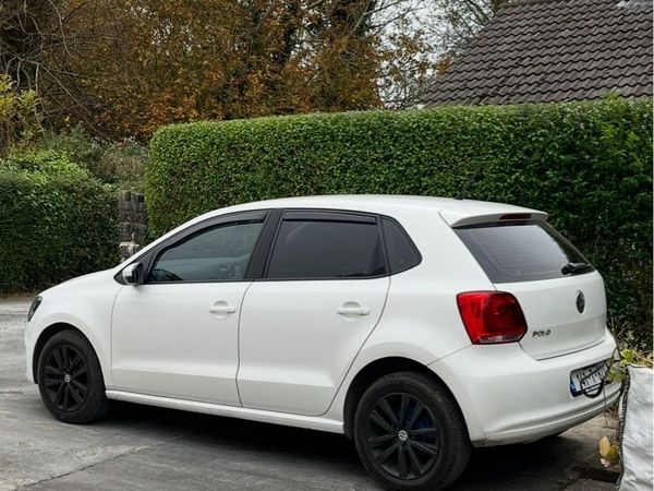 Volkswagen Polo Hatchback, Petrol, 2014, White