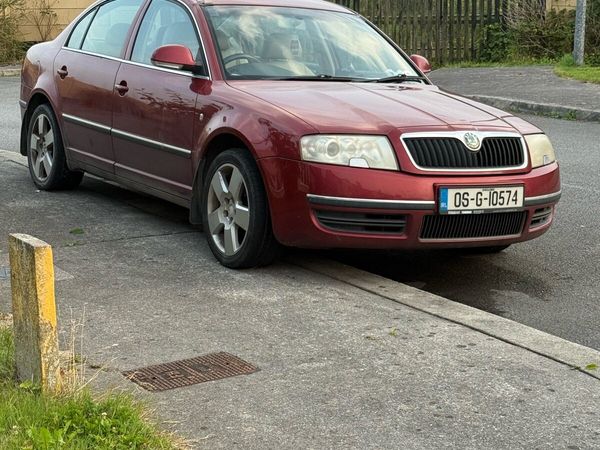 Skoda Superb Saloon, Petrol, 2006, Red