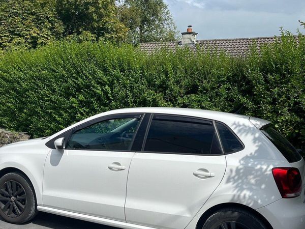 Volkswagen Polo Hatchback, Petrol, 2014, White