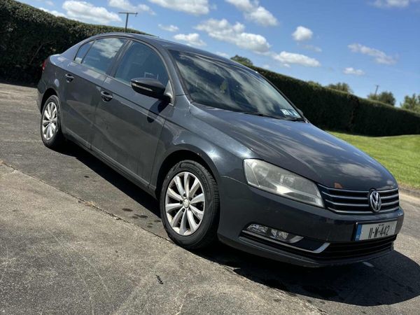 Volkswagen Passat Saloon, Diesel, 2011, Grey