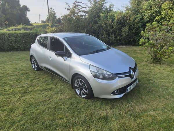 Renault Clio Hatchback, Petrol, 2015, Silver