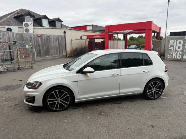 Volkswagen Golf Hatchback, Diesel, 2015, White