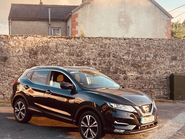 Nissan Qashqai SUV, Diesel, 2017, Black