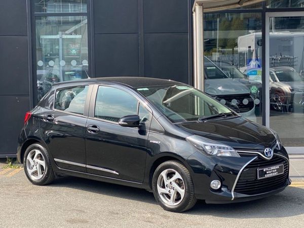 Toyota Yaris MPV, Hybrid, 2017, Black