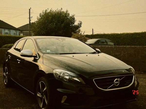 Volvo V40 Hatchback, Diesel, 2014, Black