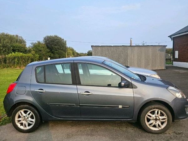 Renault Clio Hatchback, Petrol, 2006, Blue