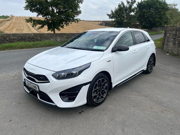 Kia Ceed Hatchback, Petrol, 2023, White