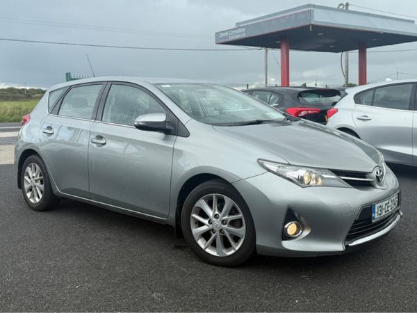 Toyota Auris Hatchback, Diesel, 2013, Grey